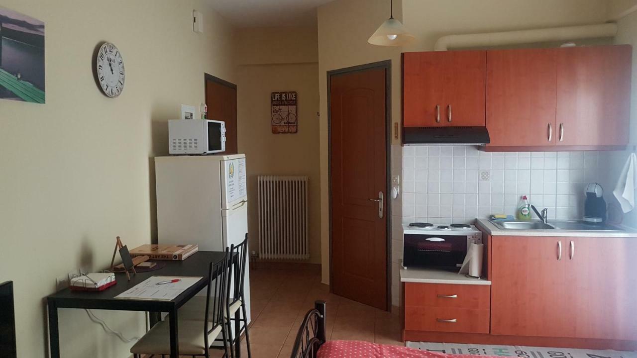 Cozy Loft Appartement Mesolóngion Buitenkant foto